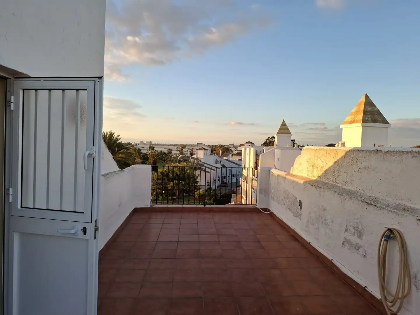 Wohnung zum Verkauf in Avenida Reina Sofía, 7, Costa Ballena Golf Außenansicht von Wohnung zum Verkauf in Rota mit Terrasse, Schwimmbad und Balkon