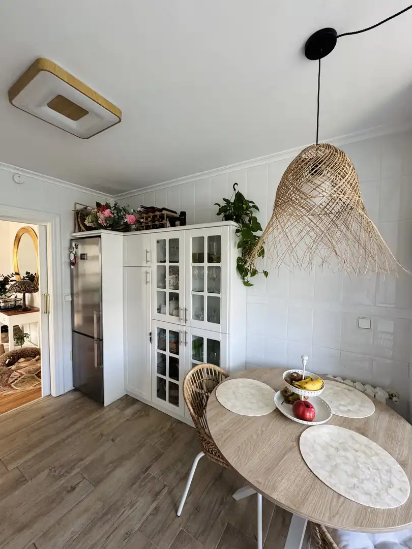 Cocina de Planta baja en venta en Torrelavega  con Calefacción, Jardín privado y Terraza