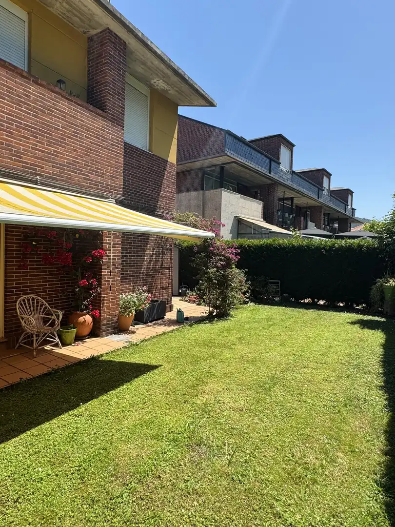 Terraza de Planta baja en venta en Torrelavega  con Calefacción, Jardín privado y Terraza