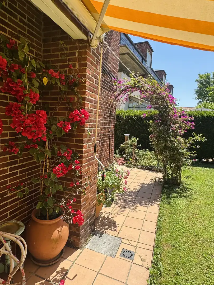 Jardín de Planta baja en venta en Torrelavega  con Calefacción, Jardín privado y Terraza