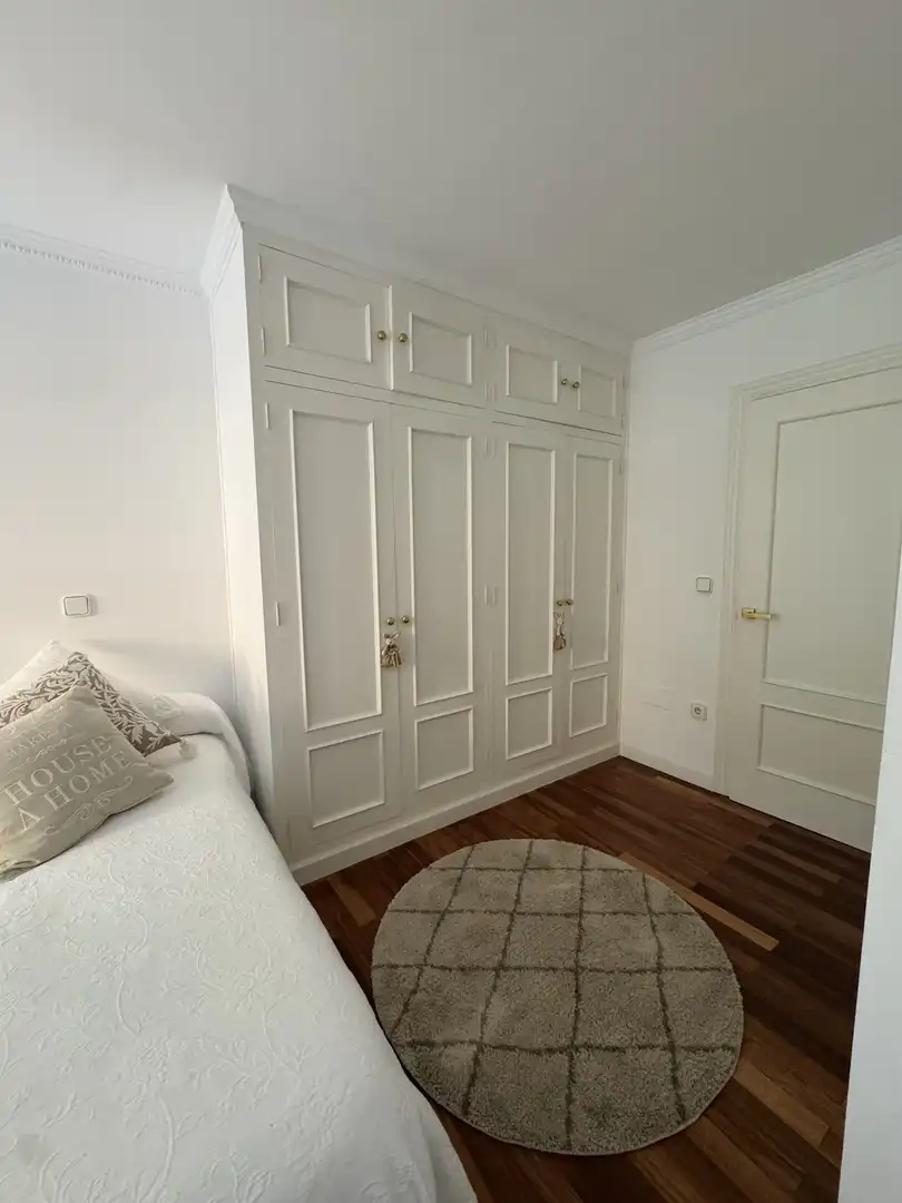 Habitación de Planta baja en venta en Torrelavega  con Calefacción, Jardín privado y Terraza