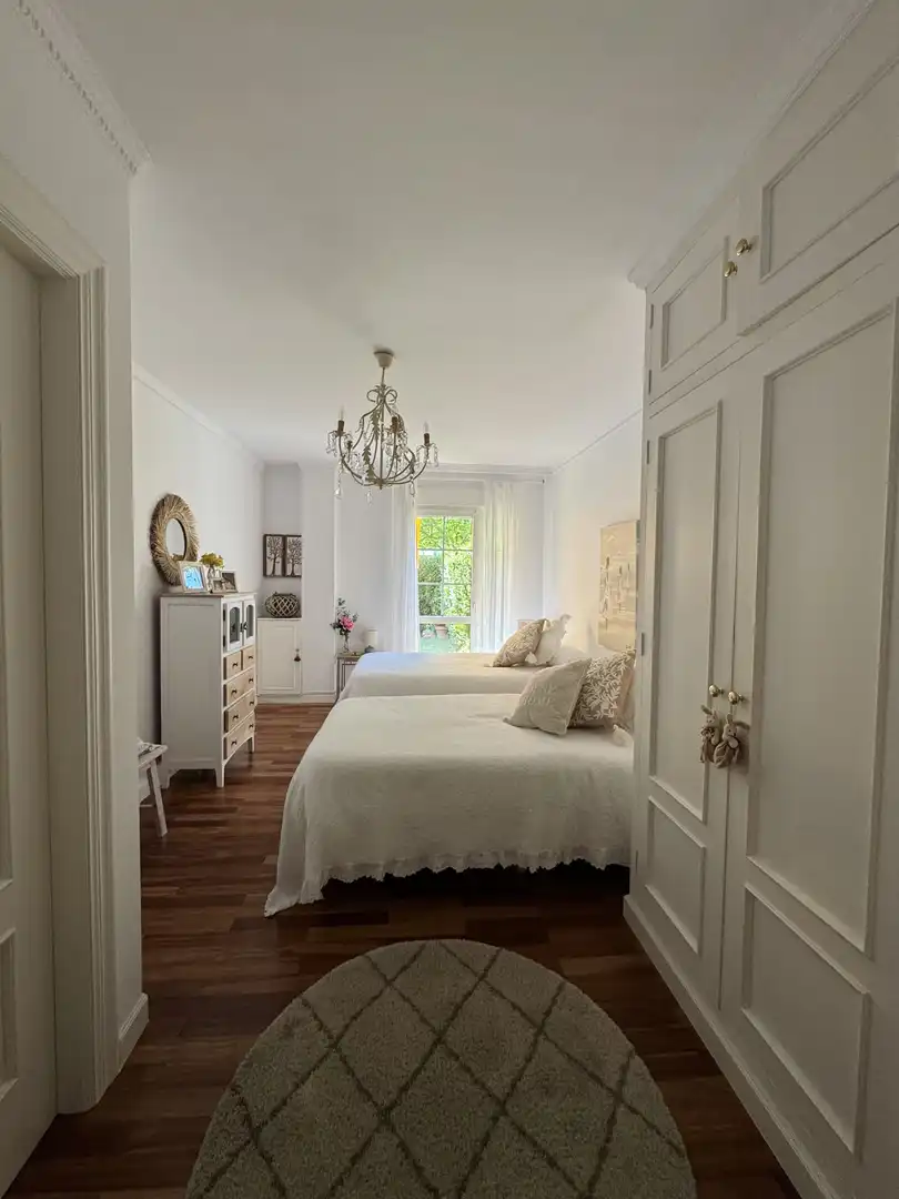 Habitación de Planta baja en venta en Torrelavega  con Calefacción, Jardín privado y Terraza