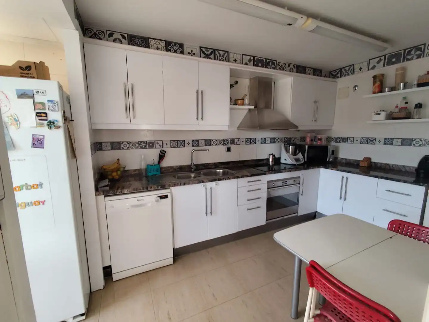 Attic for sale in Carrer de Lluís Vermell, 8, Roquetes - Can Magí Kitchen of Attic for sale in Sant Cugat del Vallès with Air Conditioner, Terrace and Swimming Pool