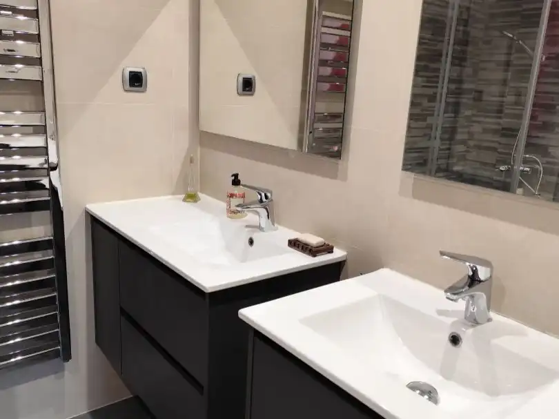 Attic for sale in Carrer de Lluís Vermell, 8, Roquetes - Can Magí Bathroom of Attic for sale in Sant Cugat del Vallès with Air Conditioner, Terrace and Swimming Pool