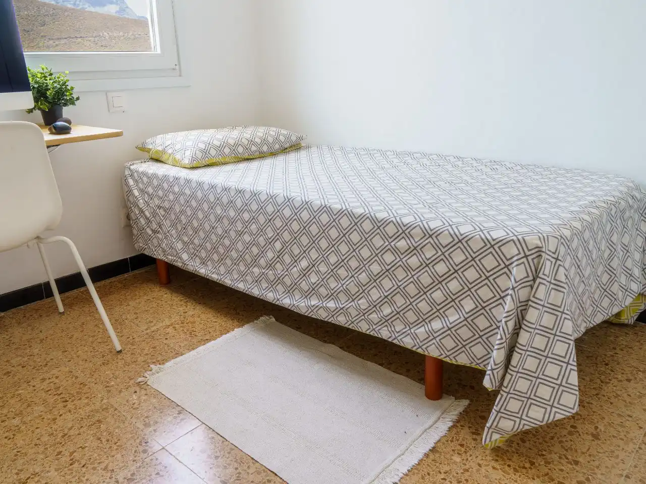 Habitació a Calle Gayerte, 1, Agaete Dormitori de Pis per a compartir en Agaete amb Jardí privat, Terrassa i Moblat