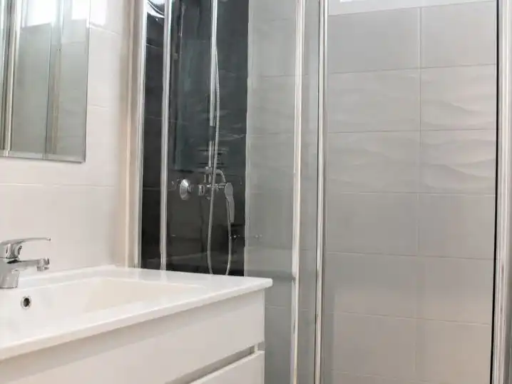 Piso de alquiler en Pasaje Marino Francisco de los Ríos, 4, Parque Figueroa Baño de Piso de alquiler en Córdoba con Aire acondicionado, Calefacción y Amueblado