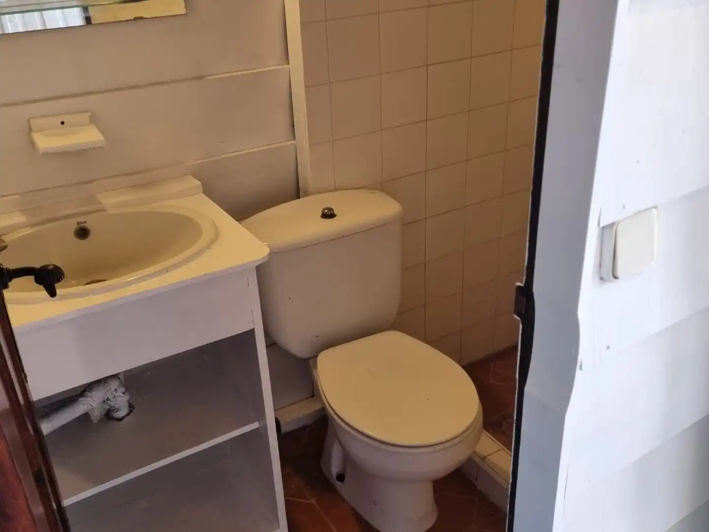 Baño de Apartamento de alquiler en San Fernando de Henares con Parking comunitario