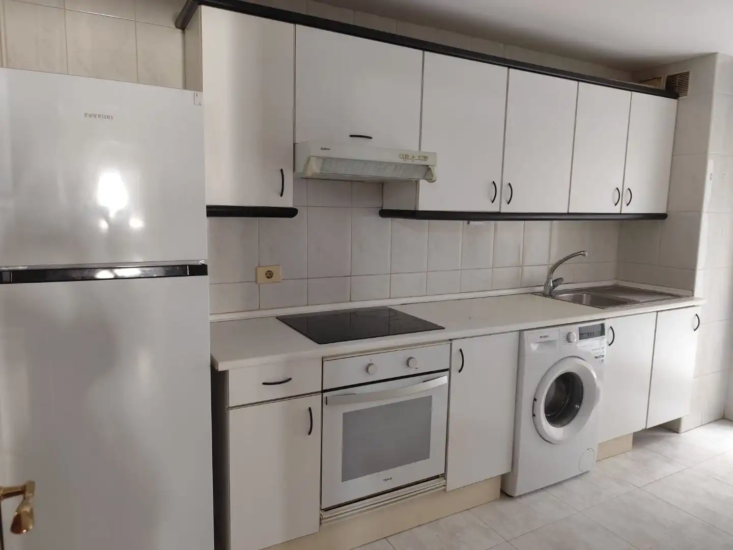 Apartamento de alquiler en Rúa de Extremadura, Casablanca - Calvario Cocina de Apartamento de alquiler en Vigo con Calefacción, Parquet y Amueblado