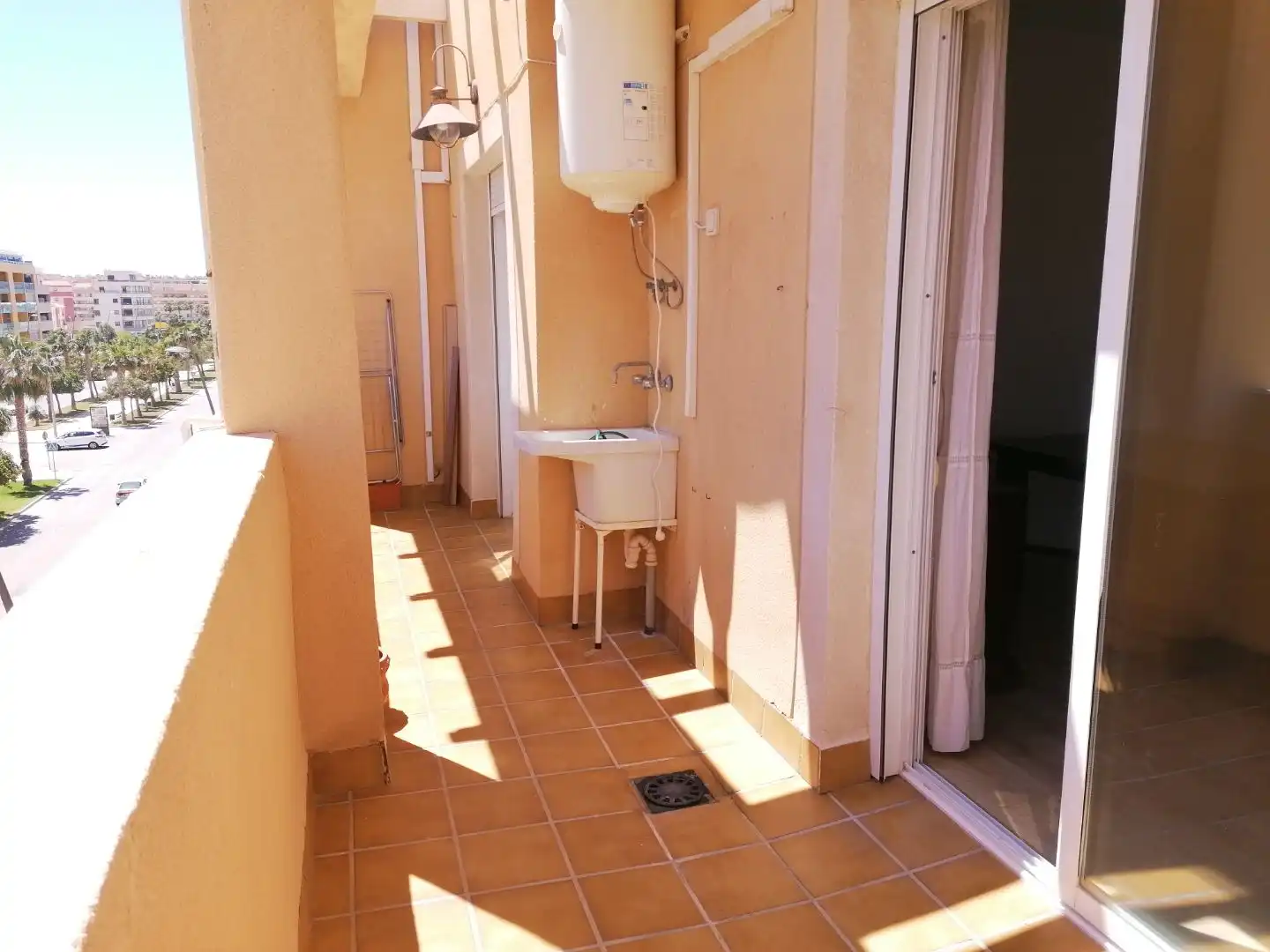 Flat for rent in Avenida Reino de España, 31, Las Salinas Balcony of Flat for rent in Roquetas de Mar with Air Conditioner, Heating and Parquet flooring