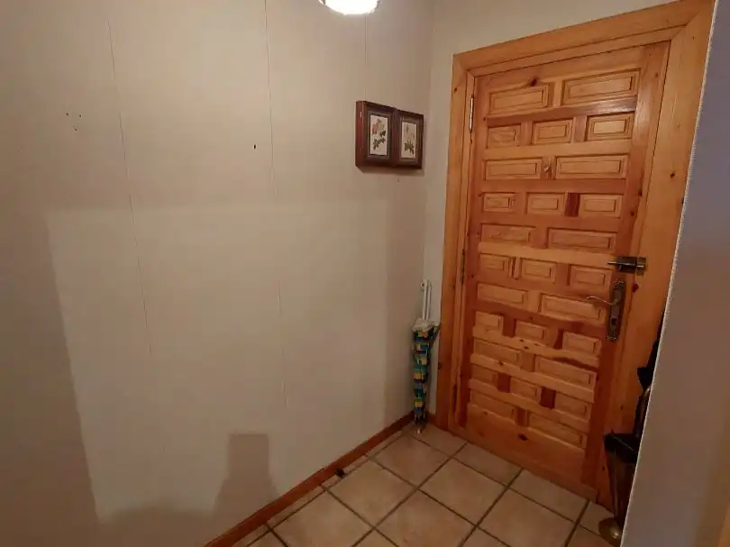 Apartamento en venta en Laredo con Terraza, Trastero y Piscina