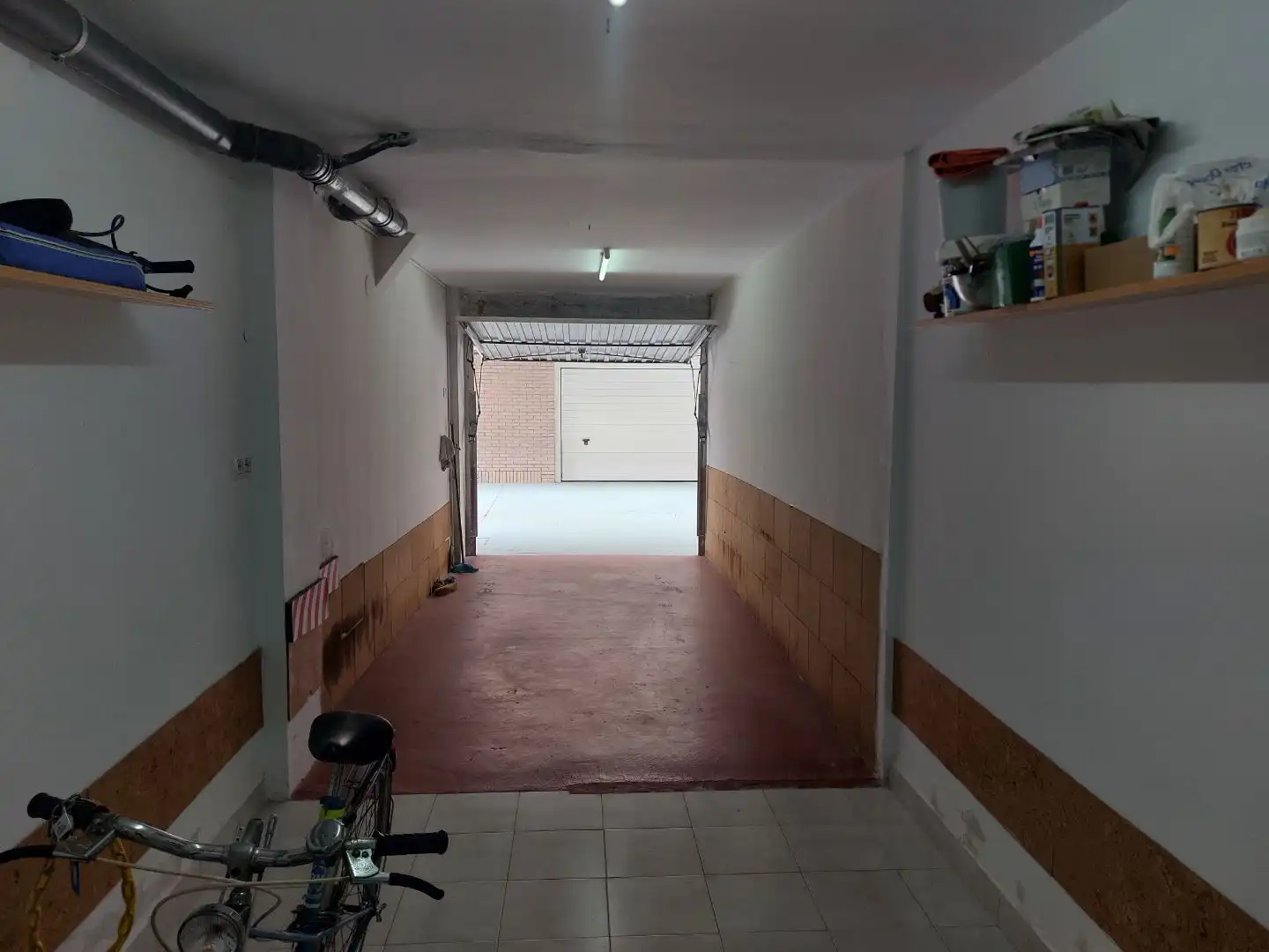 Parking de Apartamento en venta en Laredo con Terraza, Trastero y Piscina