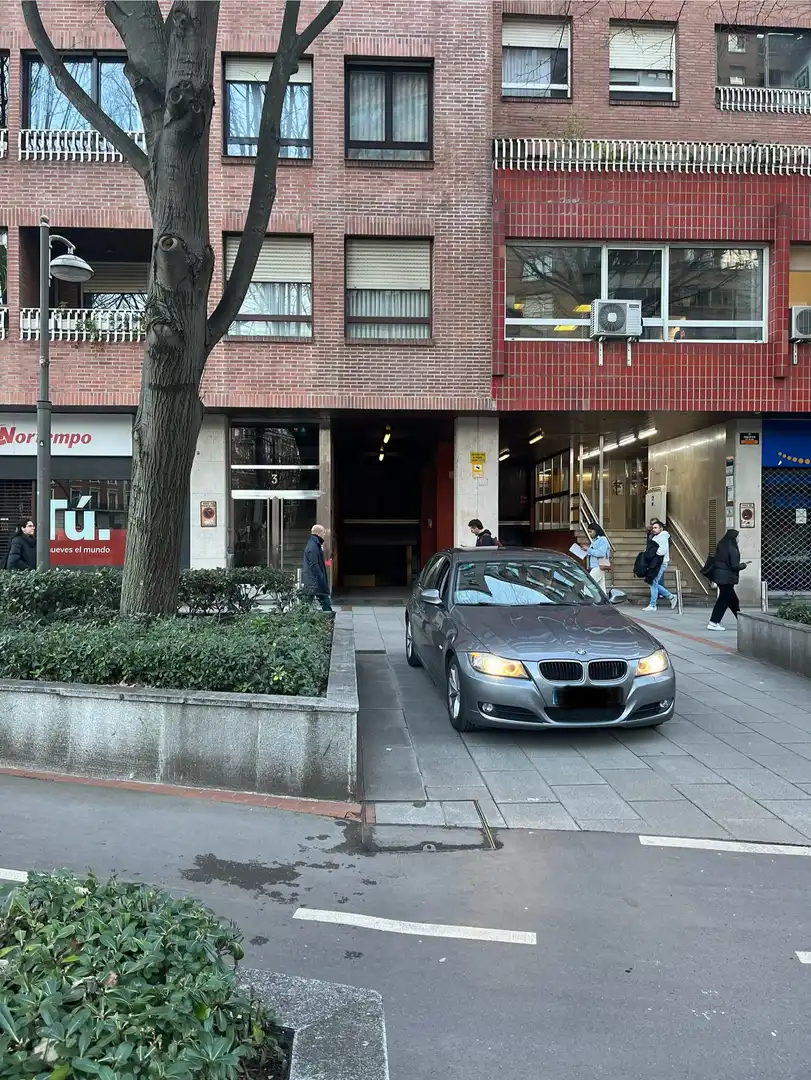 Garatge de lloguer a Juan Antonio Zunzunegui Etorbidea, 3, Basurtu Aparcament de Garatge de lloguer en Bilbao