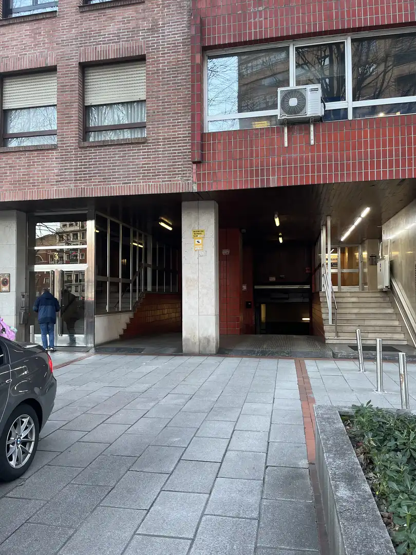 Garatge de lloguer a Juan Antonio Zunzunegui Etorbidea, 3, Basurtu Garatge de lloguer en Bilbao