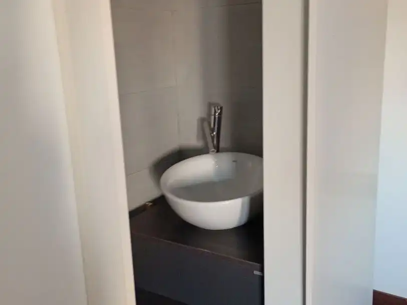 Àtic de lloguer a Calle Hermosilla, 25, Alcázar de San Juan Bany de Àtic de lloguer en Alcázar de San Juan amb Aire condicionat, Calefacció i Piscina