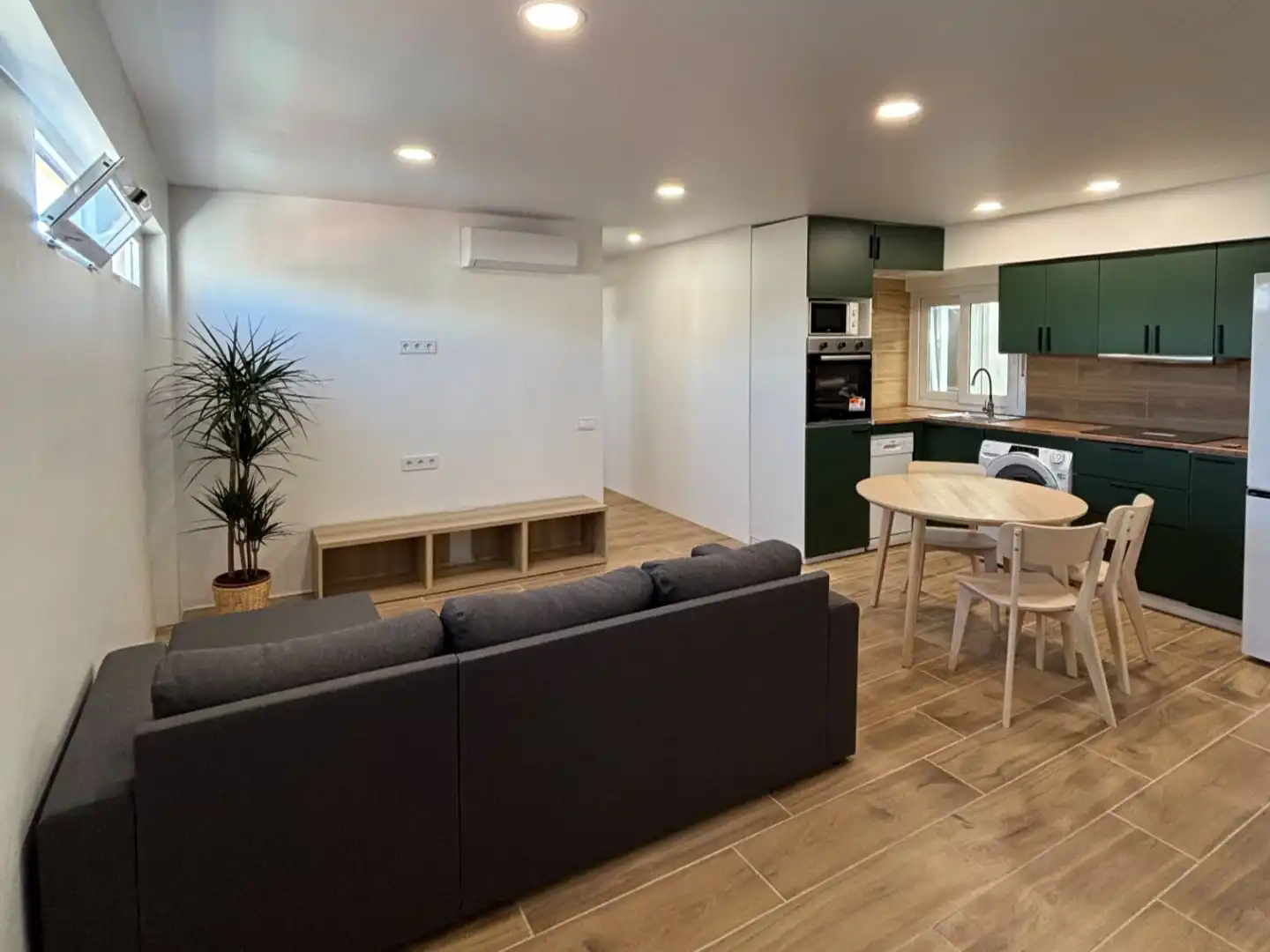 Flat for sale in Carrer Dels Sants Just I Pastor, 6, El Mercado Living room of Flat for sale in Manises with Air Conditioner