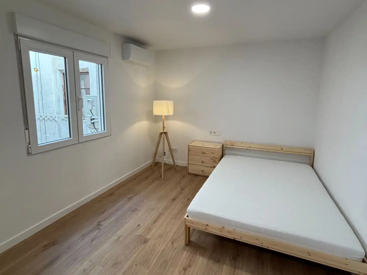 Flat for sale in Carrer Dels Sants Just I Pastor, 6, El Mercado Bedroom of Flat for sale in Manises with Air Conditioner