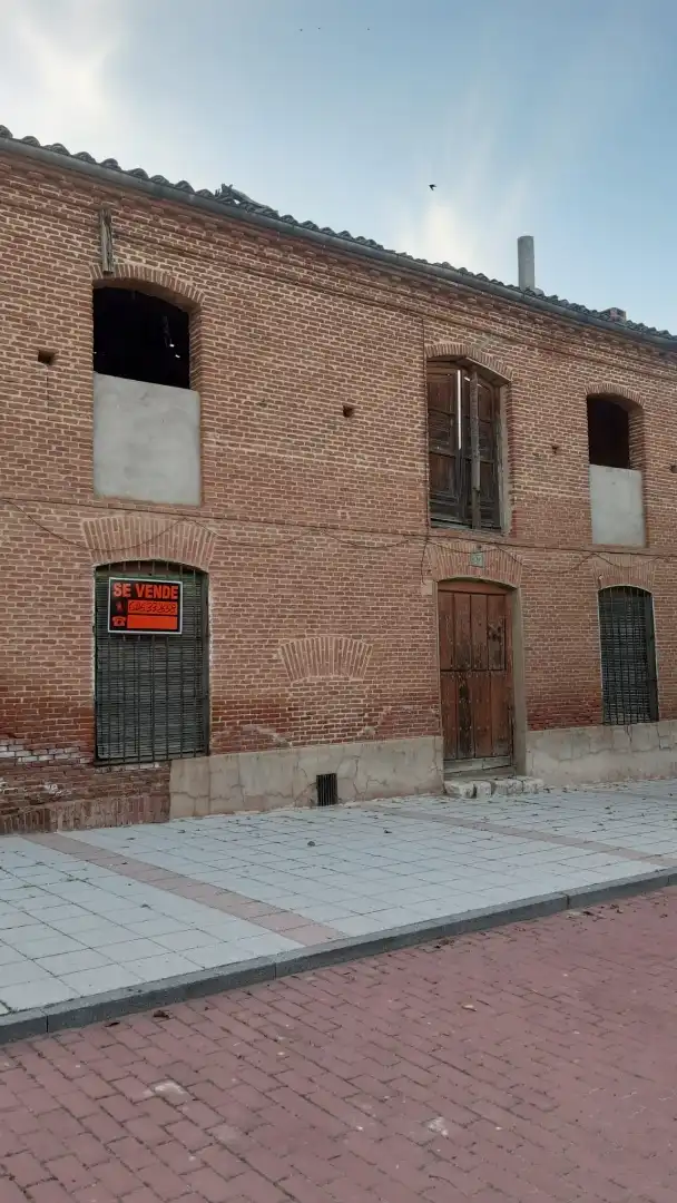 Vista exterior de Casa adosada en venta en Alaejos
