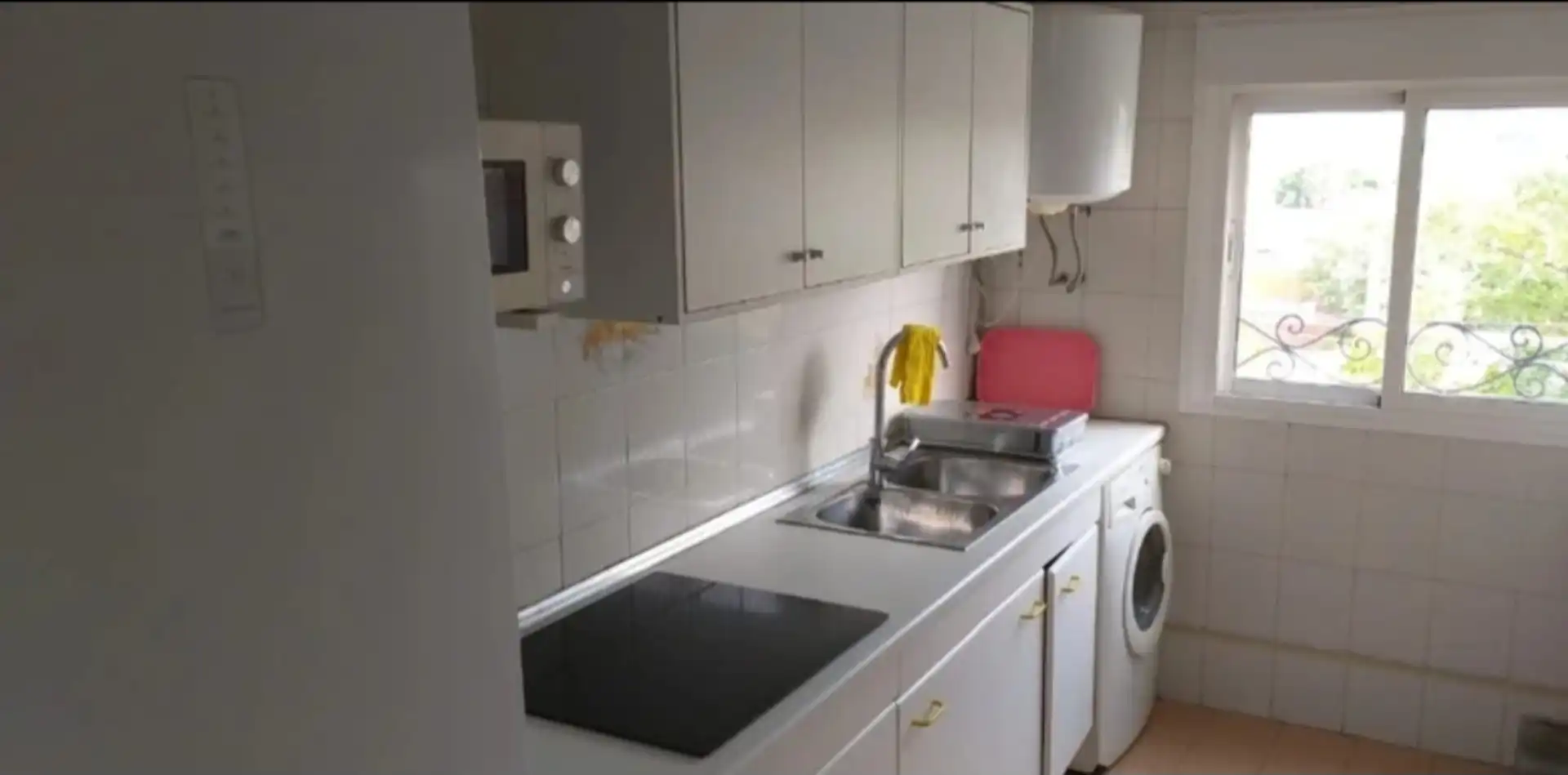 Kitchen of Flat for rent in  Sevilla Capital  with Air Conditioner