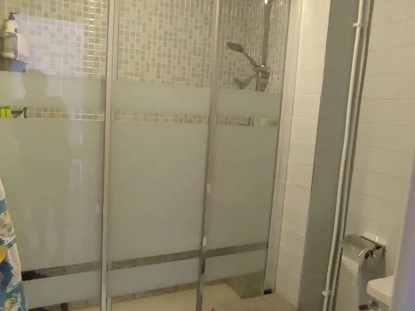 Bathroom of Flat for rent in  Madrid Capital  with Air Conditioner and Terrace