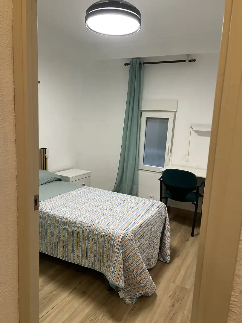 Room in Paseo Virgen del Rocío, El Valle - Universidad Bedroom of Flat for share in Jaén with Air Conditioner, Parquet flooring and Furnished