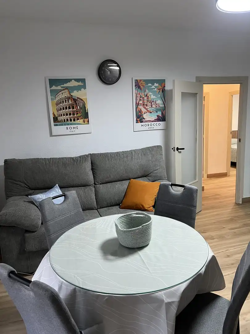 Room in Paseo Virgen del Rocío, El Valle - Universidad Living room of Flat for share in Jaén with Air Conditioner, Parquet flooring and Furnished