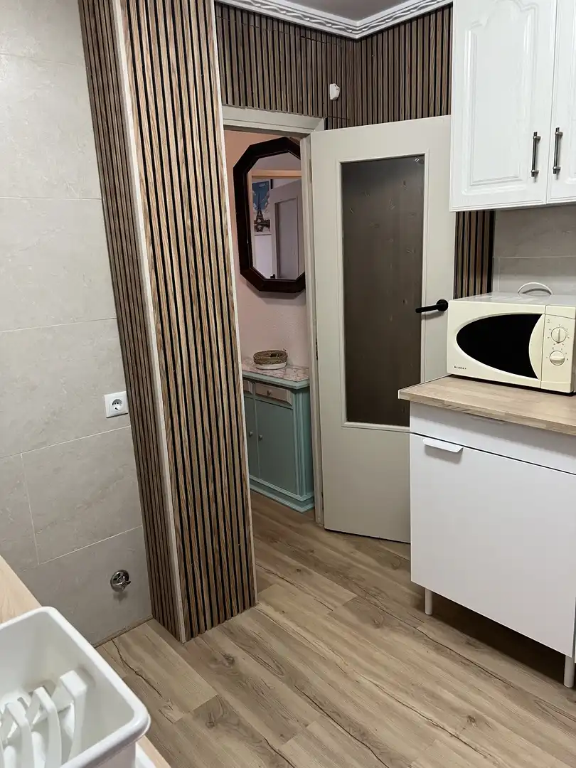 Room in Paseo Virgen del Rocío, El Valle - Universidad Kitchen of Flat for share in Jaén with Air Conditioner, Parquet flooring and Furnished