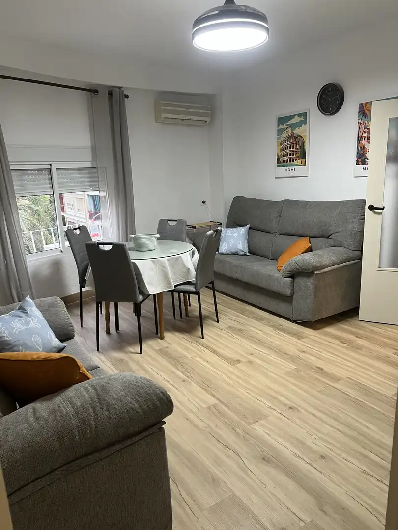 Room in Paseo Virgen del Rocío, El Valle - Universidad Living room of Flat for share in Jaén with Air Conditioner, Parquet flooring and Furnished