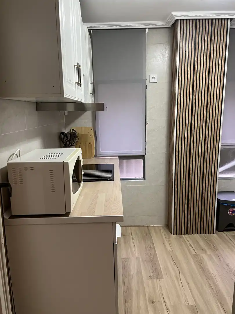 Room in Paseo Virgen del Rocío, El Valle - Universidad Kitchen of Flat for share in Jaén with Air Conditioner, Parquet flooring and Furnished