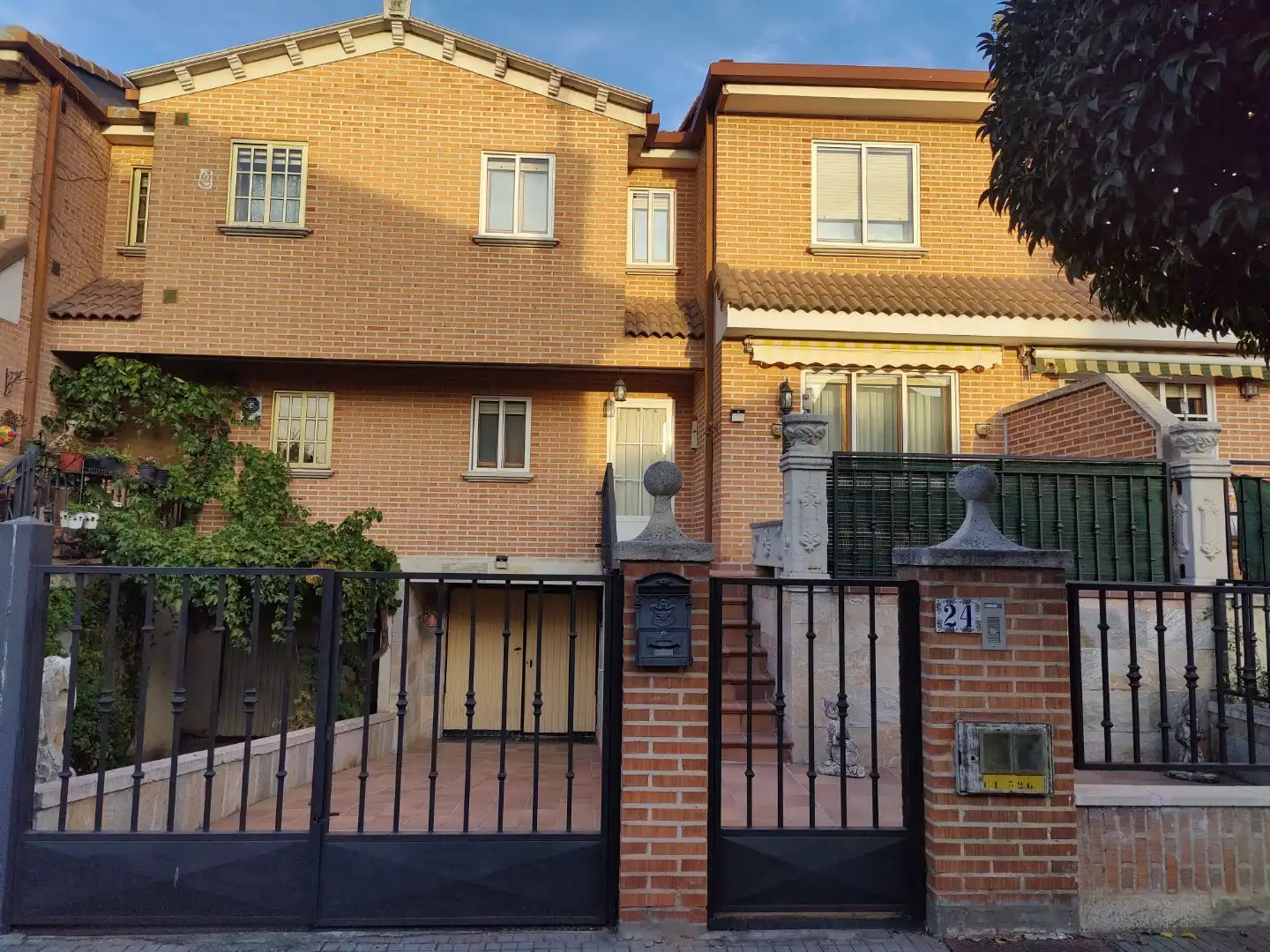 Piso en venta en Calle Federica Montseny, 24, Laguna de Duero Vista exterior de Piso en venta en Laguna de Duero con Calefacción, Parquet y Terraza