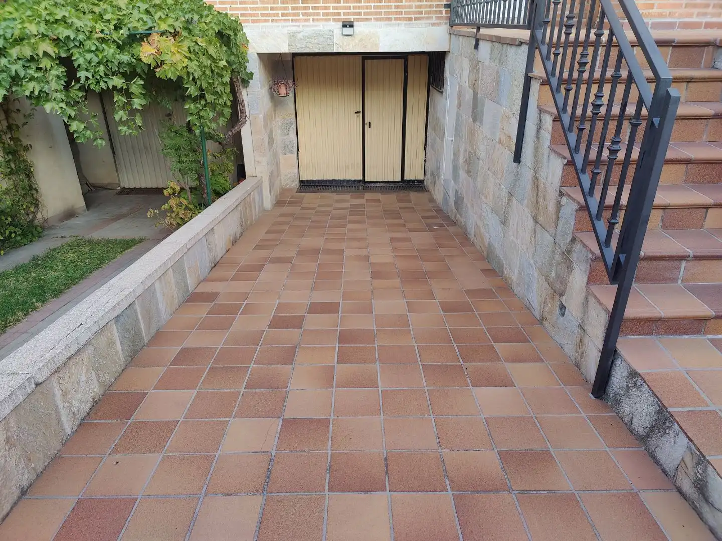 Piso en venta en Calle Federica Montseny, 24, Laguna de Duero Terraza de Piso en venta en Laguna de Duero con Calefacción, Parquet y Terraza
