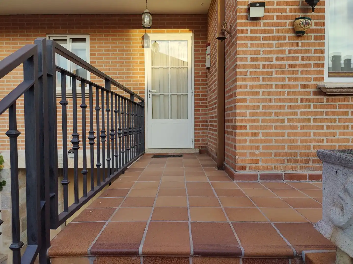 Piso en venta en Calle Federica Montseny, 24, Laguna de Duero Terraza de Piso en venta en Laguna de Duero con Calefacción, Parquet y Terraza