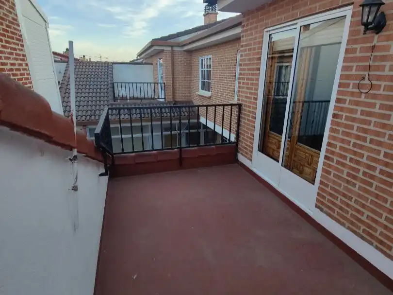 Piso en venta en Calle Federica Montseny, 24, Laguna de Duero Terraza de Piso en venta en Laguna de Duero con Calefacción, Parquet y Terraza