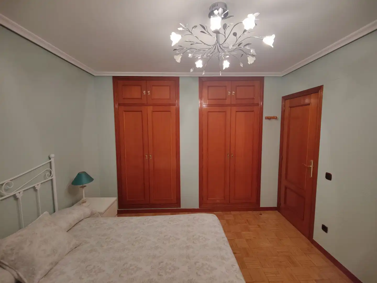 Piso en venta en Calle Federica Montseny, 24, Laguna de Duero Habitación de Piso en venta en Laguna de Duero con Calefacción, Parquet y Terraza