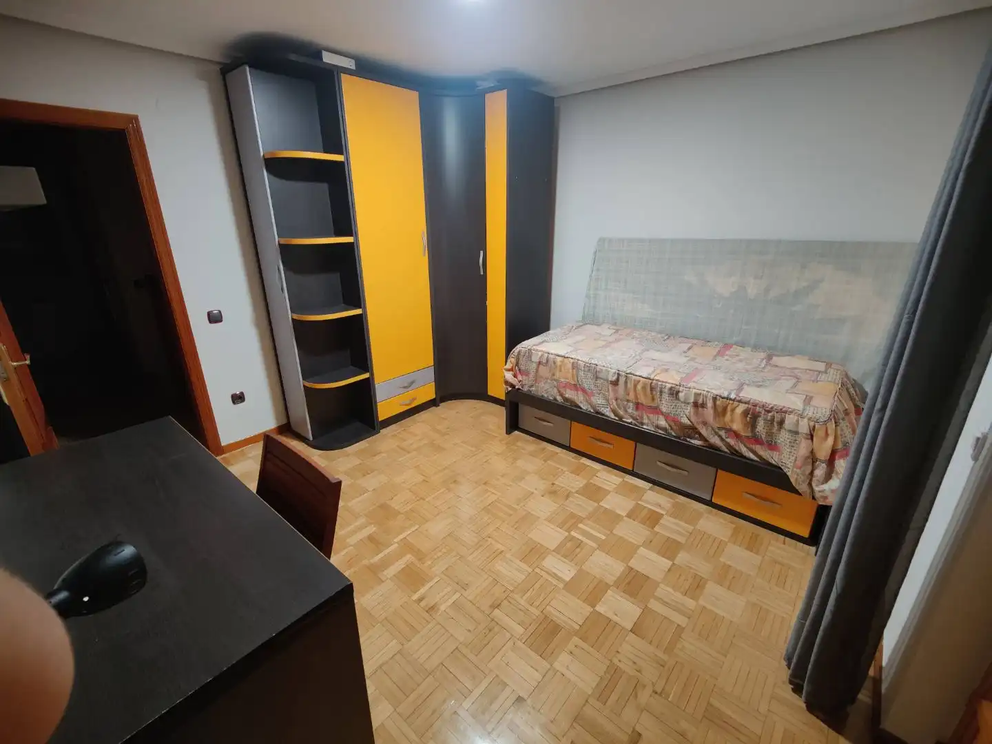 Piso en venta en Calle Federica Montseny, 24, Laguna de Duero Habitación de Piso en venta en Laguna de Duero con Calefacción, Parquet y Terraza