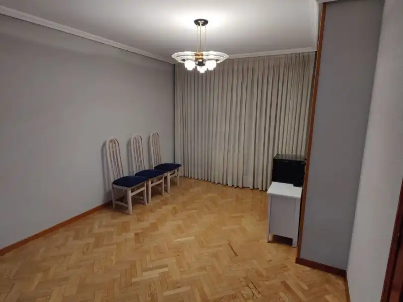 Piso en venta en Calle Federica Montseny, 24, Laguna de Duero Sala de estar de Piso en venta en Laguna de Duero con Calefacción, Parquet y Terraza