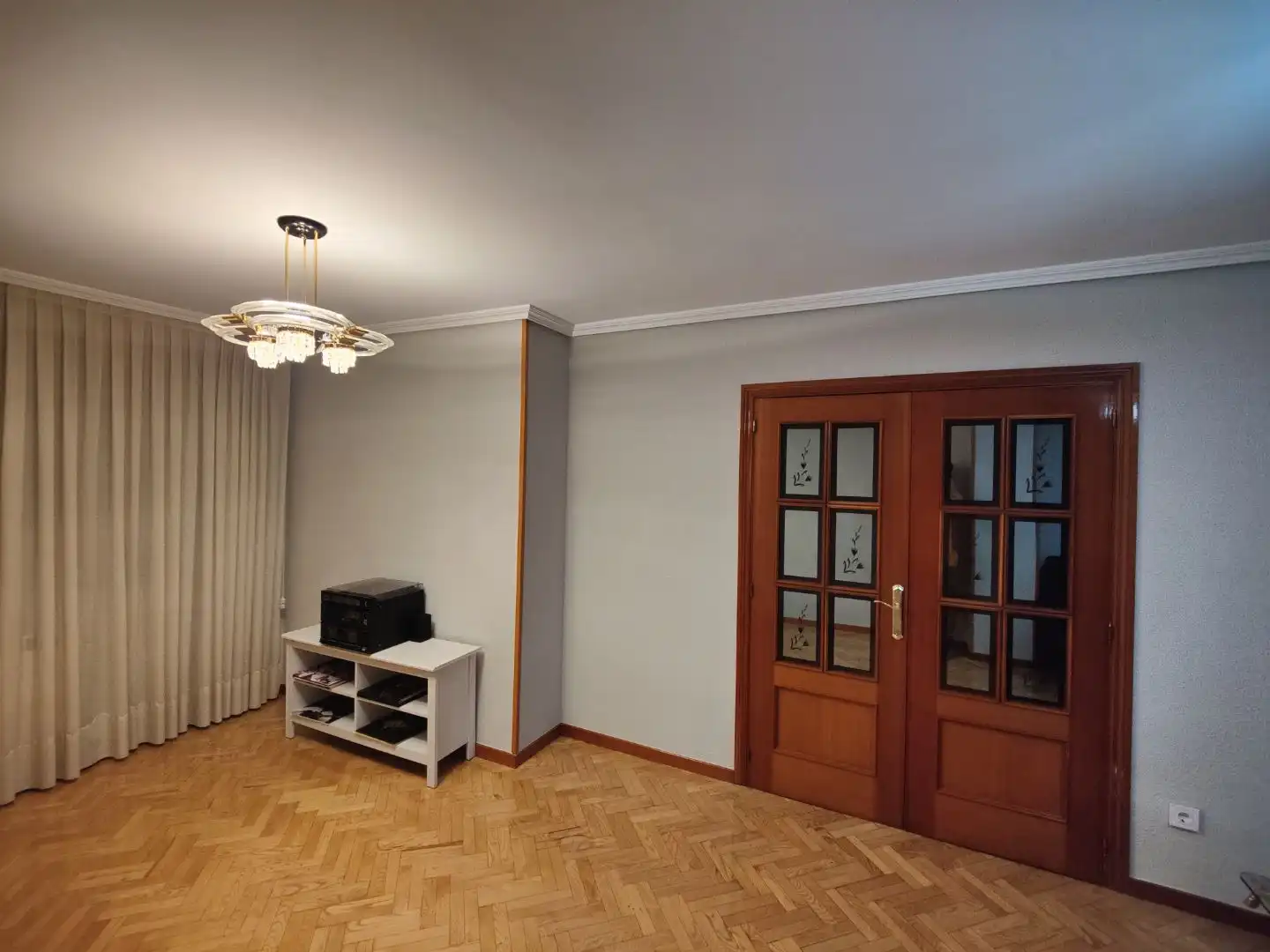 Piso en venta en Calle Federica Montseny, 24, Laguna de Duero Sala de estar de Piso en venta en Laguna de Duero con Calefacción, Parquet y Terraza