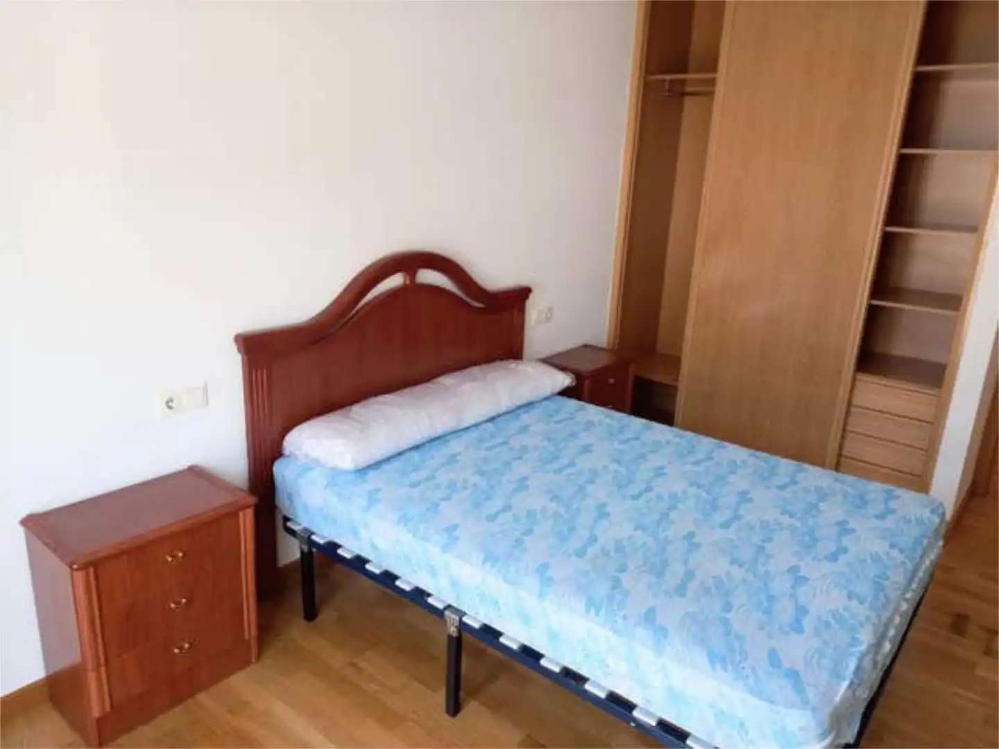 Bedroom of Flat for rent in Ames  with Heating, Storage room and Furnished