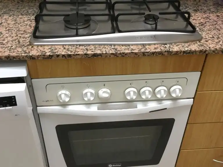 Flat for sale in Avinguda Adelaida, 4, Casc Antic - Nou Cambrils Kitchen of Flat for sale in Cambrils with Air Conditioner, Swimming Pool and Balcony