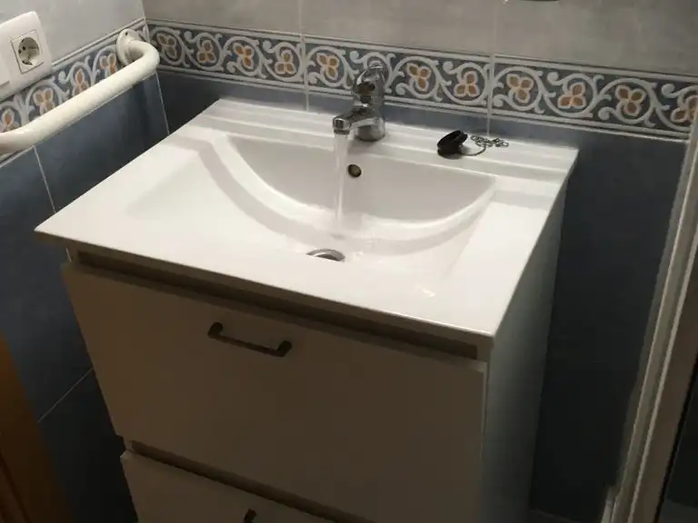 Flat for sale in Avinguda Adelaida, 4, Casc Antic - Nou Cambrils Bathroom of Flat for sale in Cambrils with Air Conditioner, Swimming Pool and Balcony