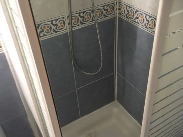 Flat for sale in Avinguda Adelaida, 4, Casc Antic - Nou Cambrils Bathroom of Flat for sale in Cambrils with Air Conditioner, Swimming Pool and Balcony