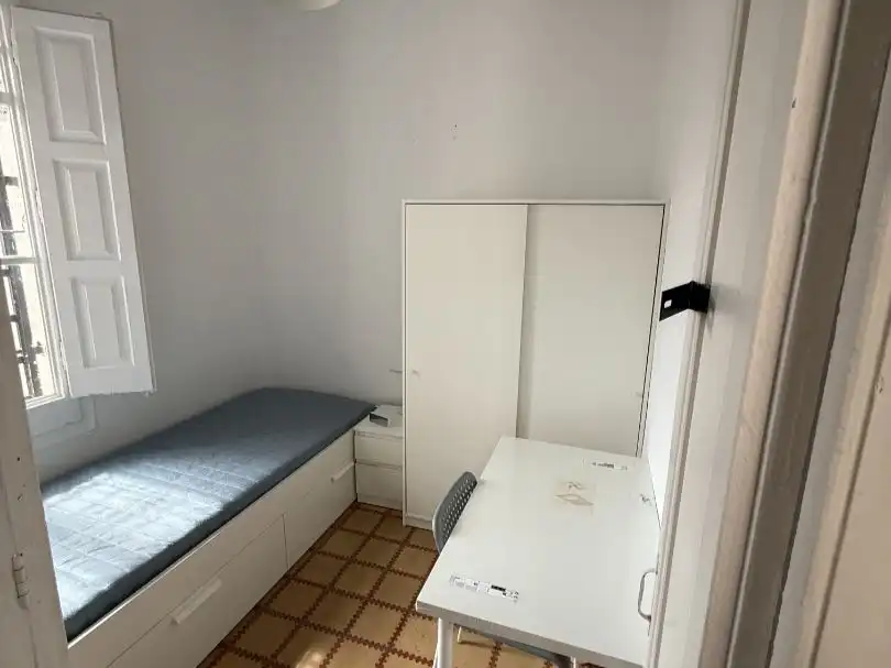 Habitación en Carrer de la Unió, 32, El Raval Habitación de Piso para compartir en Barcelona con Aire acondicionado, Calefacción y Amueblado