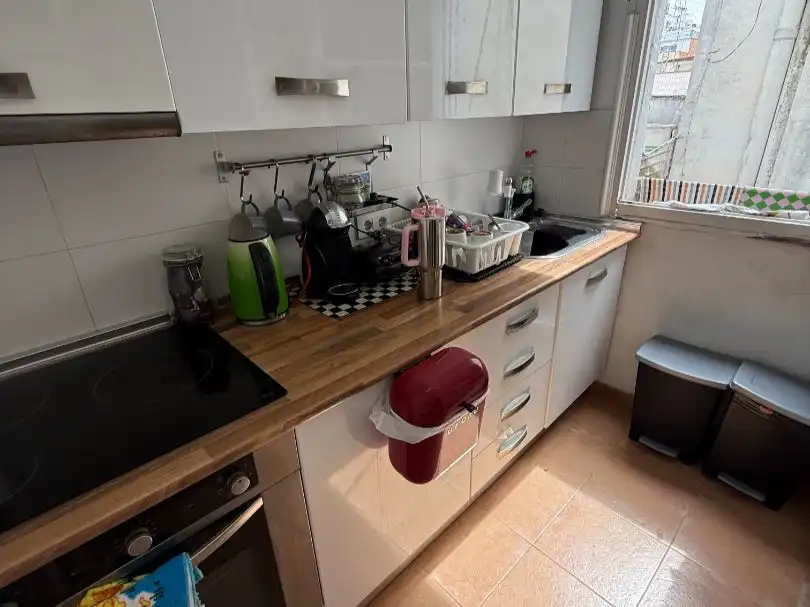 Habitación en Carrer de la Unió, 32, El Raval Cocina de Piso para compartir en Barcelona con Aire acondicionado, Calefacción y Amueblado