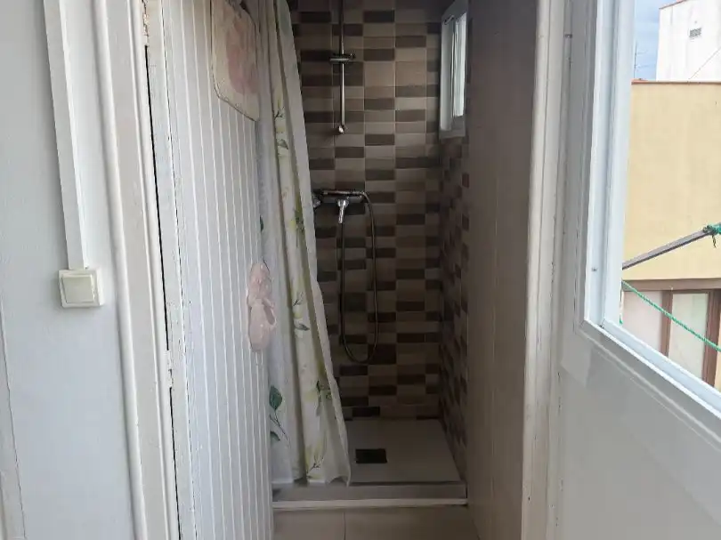 Habitación en Carrer de la Unió, 32, El Raval Baño de Piso para compartir en Barcelona con Aire acondicionado, Calefacción y Amueblado