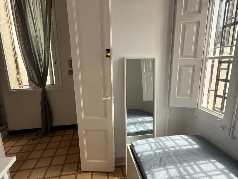 Habitación en Carrer de la Unió, 32, El Raval Habitación de Piso para compartir en Barcelona con Aire acondicionado, Calefacción y Amueblado