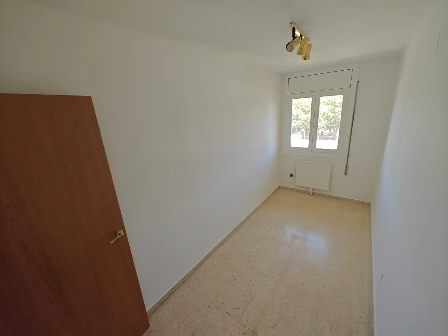 Flat for sale in Carrer de Ferran el Catòlic, 9, Joc de la Bola - Camps d'Esports Bedroom of Flat for sale in Lleida Capital with Air Conditioner