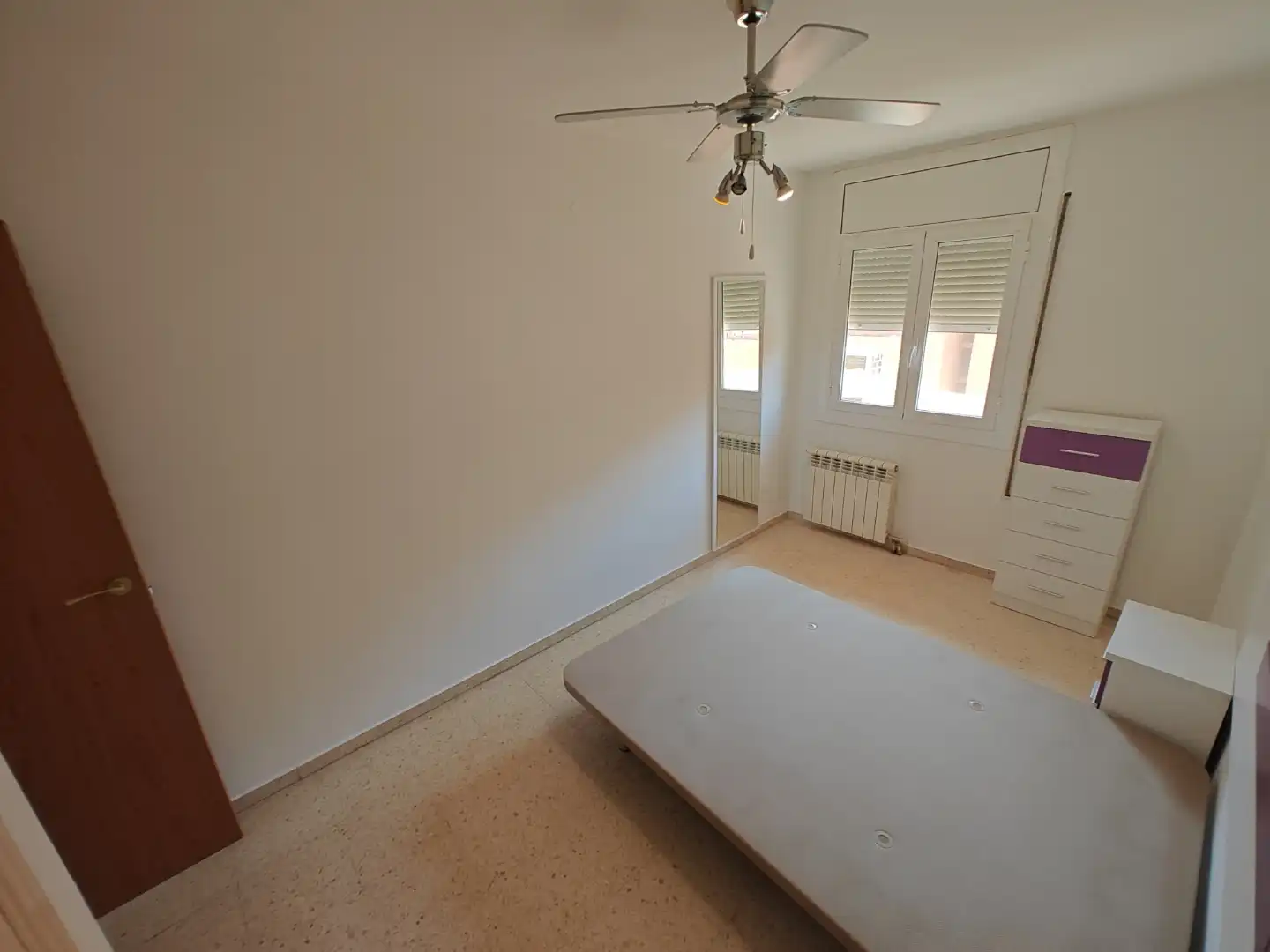 Flat for sale in Carrer de Ferran el Catòlic, 9, Joc de la Bola - Camps d'Esports Bedroom of Flat for sale in Lleida Capital with Air Conditioner