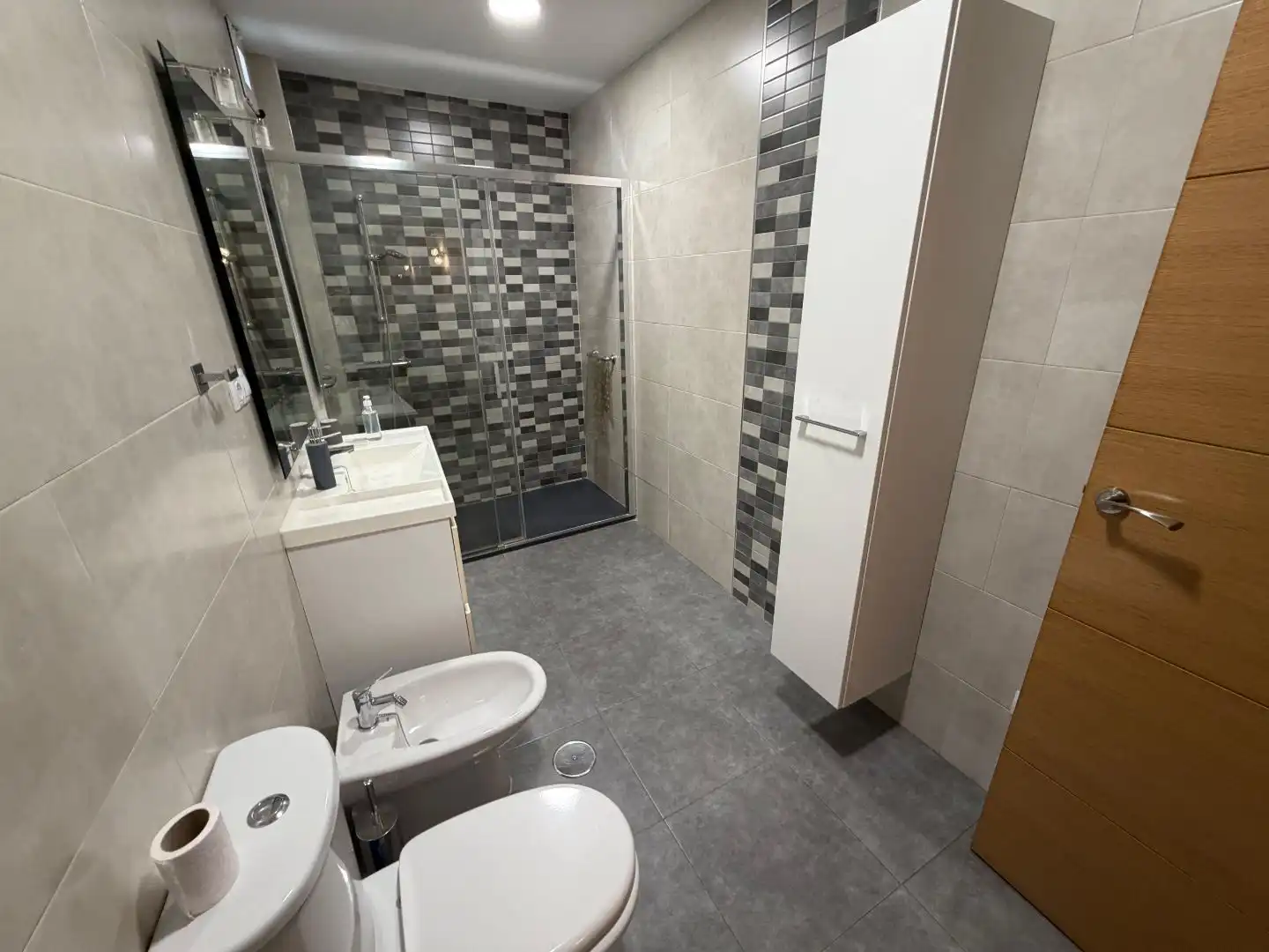 Flat for sale in Calle Josefa Segovia, 4, San Ildefonso - Catedral Bathroom of Flat for sale in Jaén with Air Conditioner and Heating