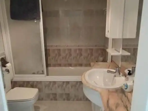 Casa o chalet en venta en Calle Juan Ignacio Begoña, 2, Estación - Los Manantiales Baño de Casa o chalet en venta en Guadalajara Capital con Terraza