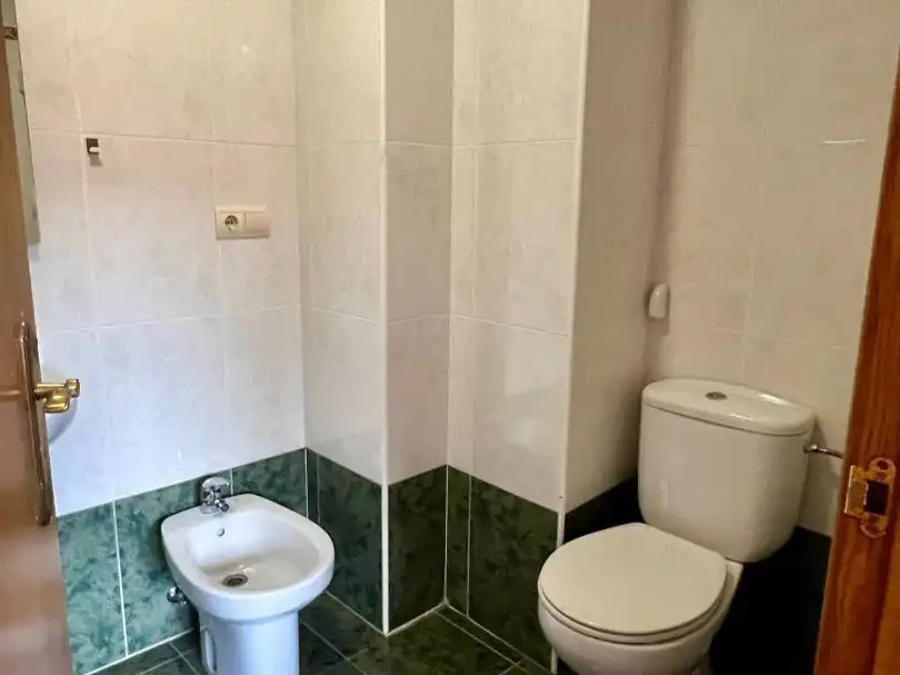 Piso en venta en Barrio Laskibar, 15, Irura Baño de Piso en venta en Irura con Balcón