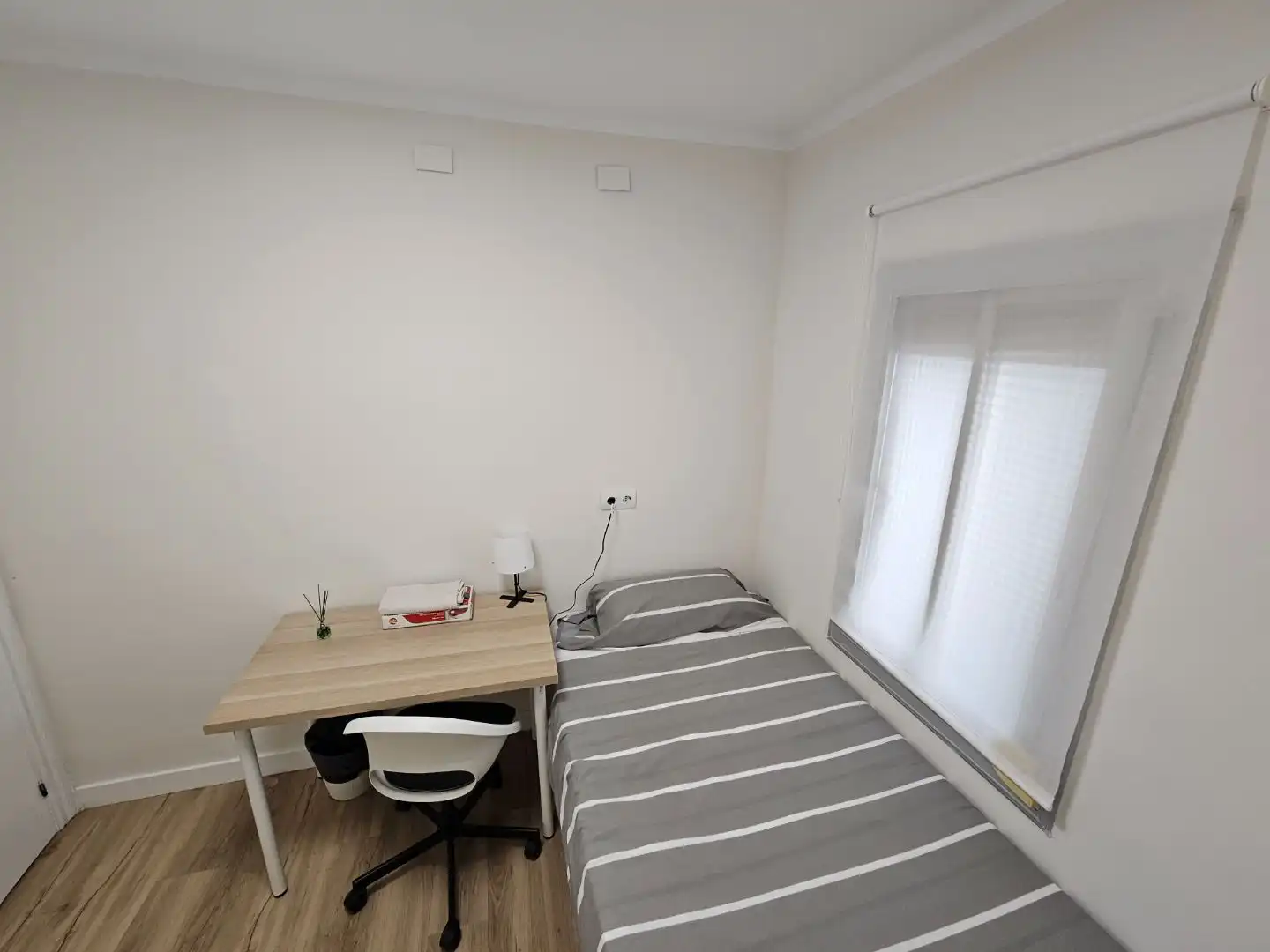 Habitación de Piso para compartir en Barcelona con Parquet, Terraza y Amueblado